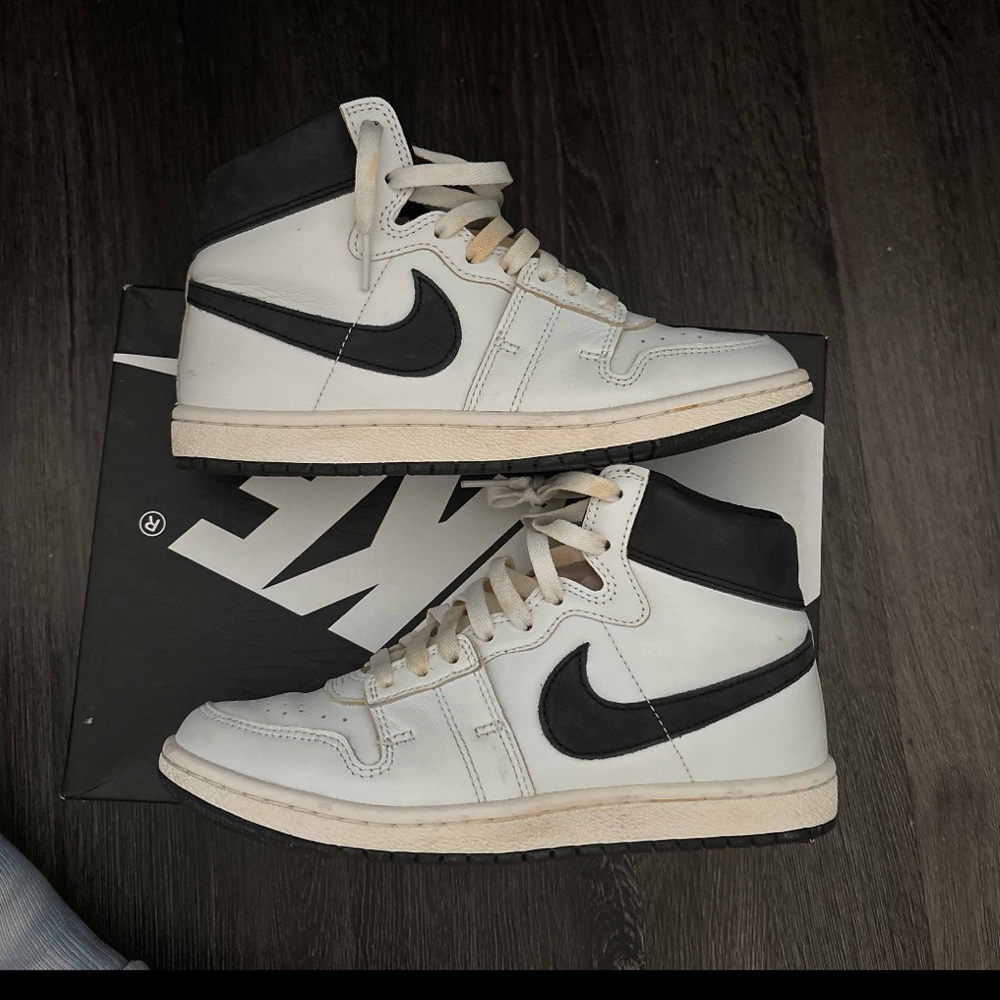 A Ma Maniere Jordan Air Ship PE - Used